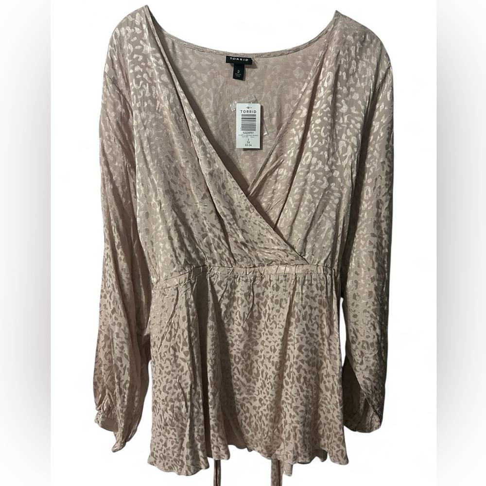 Torrid V-Neck Blouse Viscose Light Pink Animal Print Patterned Wrap Size 3X